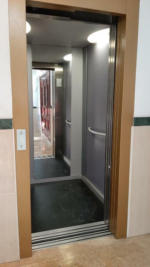Apartamento cómodo y acogedor en el centro con WiFi Ronda Exterior foto